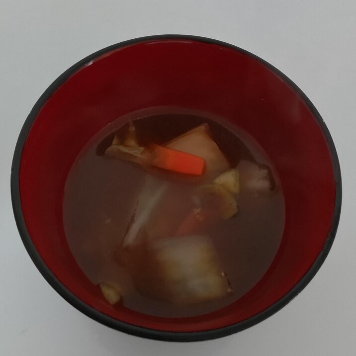 白菜とにんじん、ねぎの味噌汁
